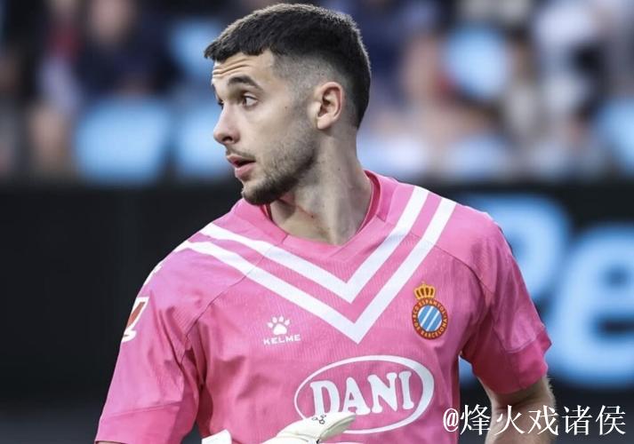 世体:霍安-加西亚因遭受撞击一瘸一拐,但能出 世体:霍安-加西亚因遭受撞击一瘸一拐,但能出